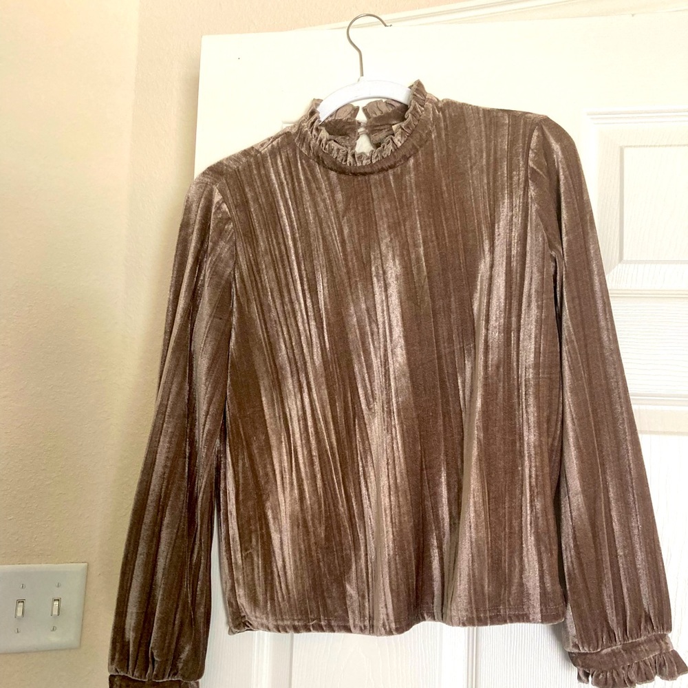 Mello Day velvet turtleneck, size S.